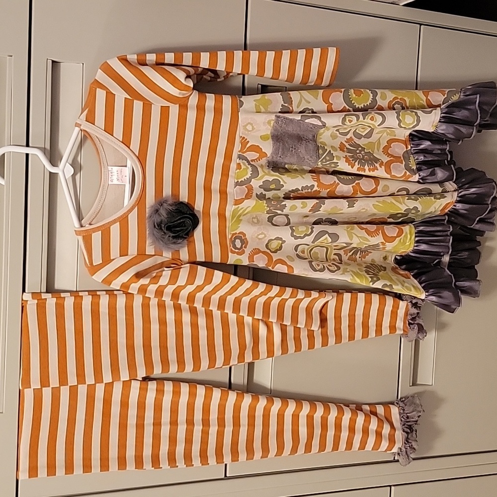 Boutique Giggle Moon 2 piece set, Size 6